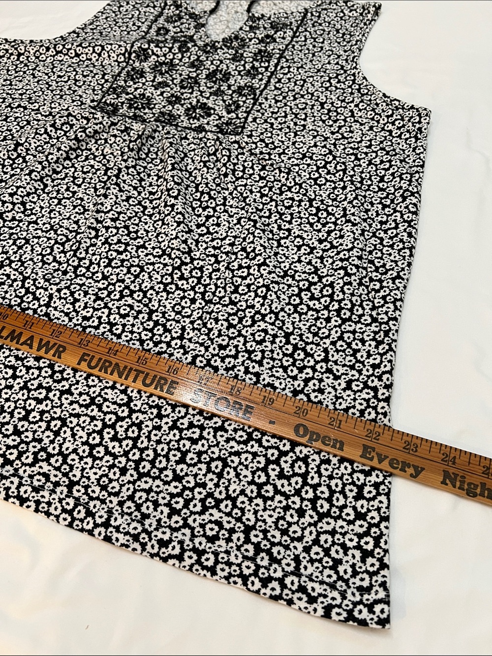 Christopher & Banks Black and White Floral Tie-Front Sleeveless Tank Top Relaxed - Picture 11 of 11